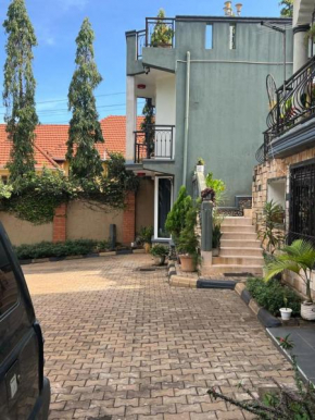 kim luxury home
